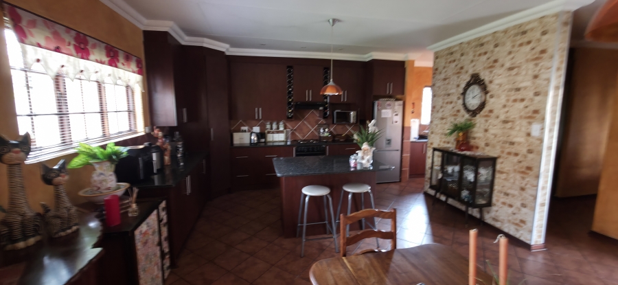 5 Bedroom Property for Sale in Model Park Mpumalanga