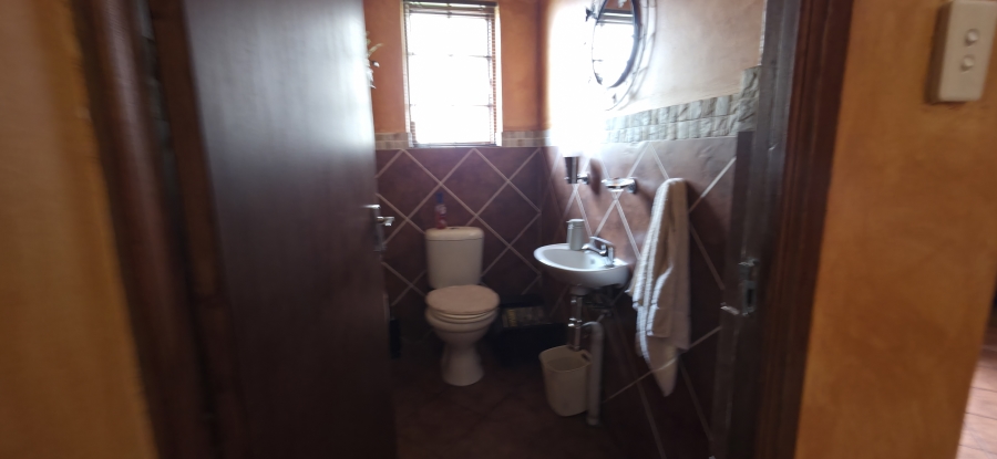 5 Bedroom Property for Sale in Model Park Mpumalanga