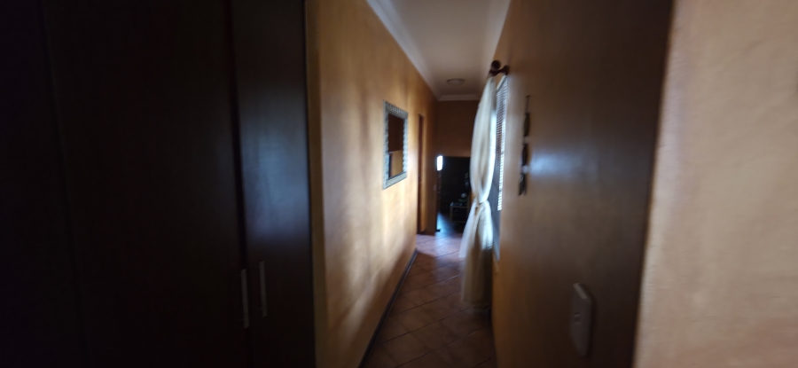 5 Bedroom Property for Sale in Model Park Mpumalanga