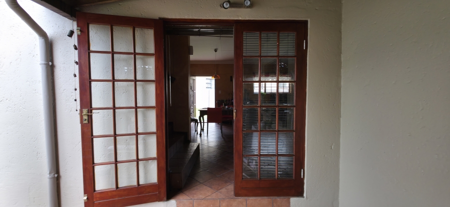 5 Bedroom Property for Sale in Model Park Mpumalanga
