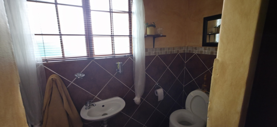 5 Bedroom Property for Sale in Model Park Mpumalanga