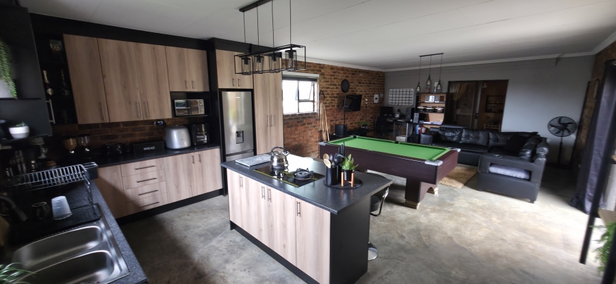 5 Bedroom Property for Sale in Model Park Mpumalanga