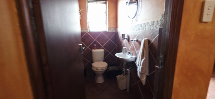 5 Bedroom Property for Sale in Model Park Mpumalanga