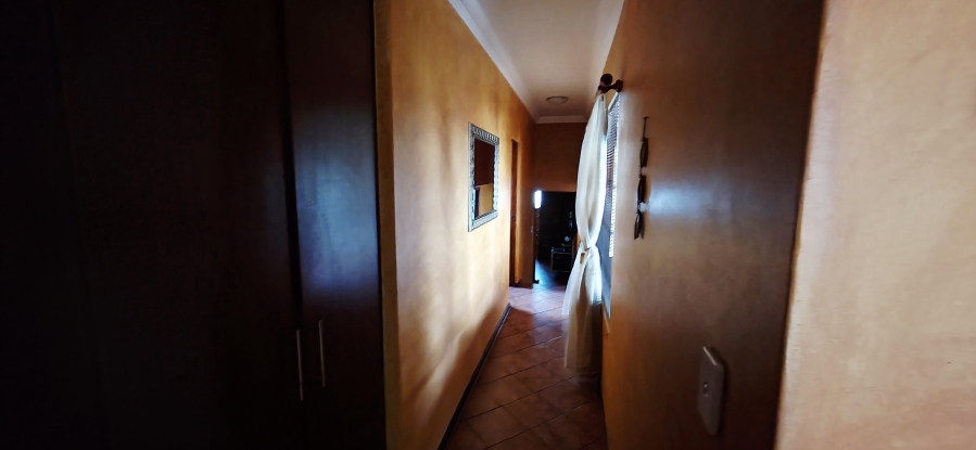 5 Bedroom Property for Sale in Model Park Mpumalanga