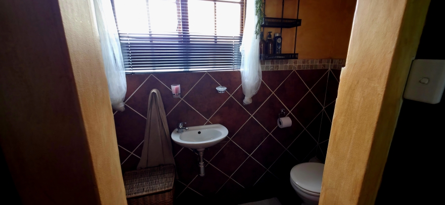 5 Bedroom Property for Sale in Model Park Mpumalanga