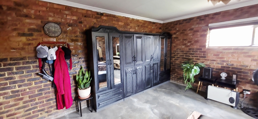 5 Bedroom Property for Sale in Model Park Mpumalanga