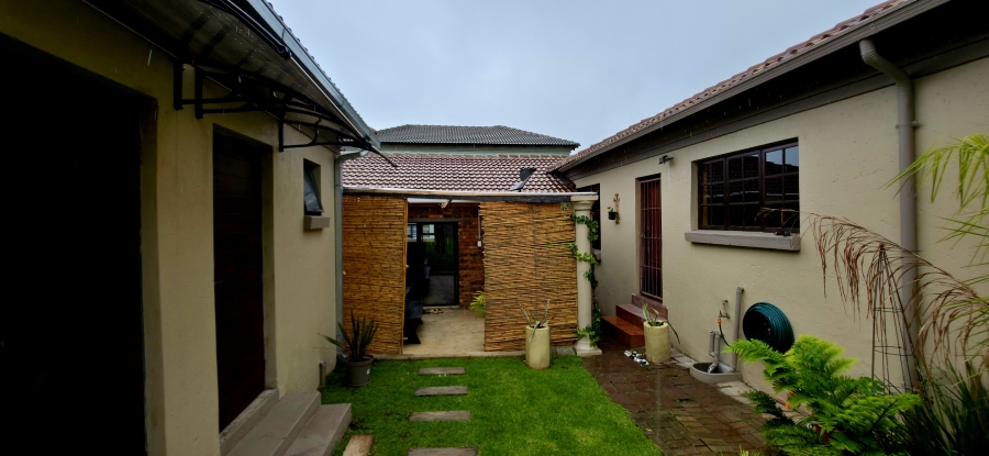 5 Bedroom Property for Sale in Model Park Mpumalanga