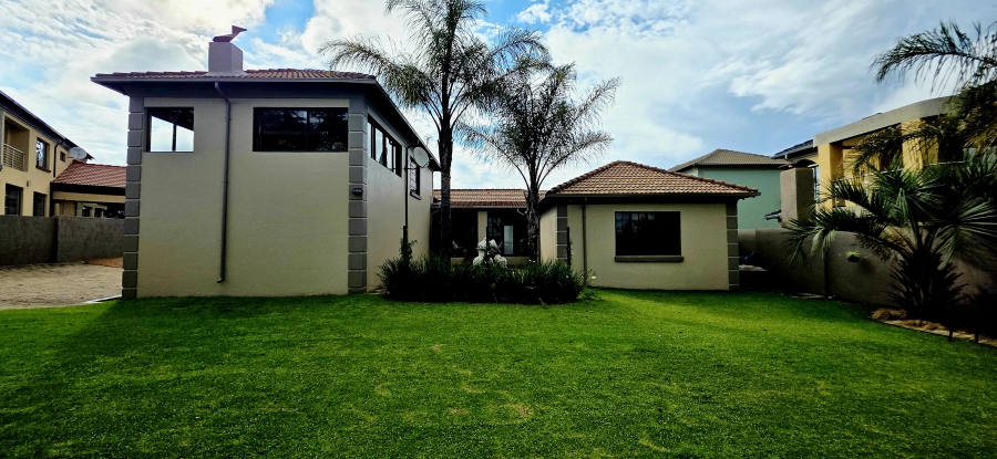 5 Bedroom Property for Sale in Model Park Mpumalanga