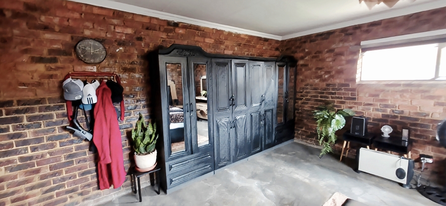 5 Bedroom Property for Sale in Model Park Mpumalanga