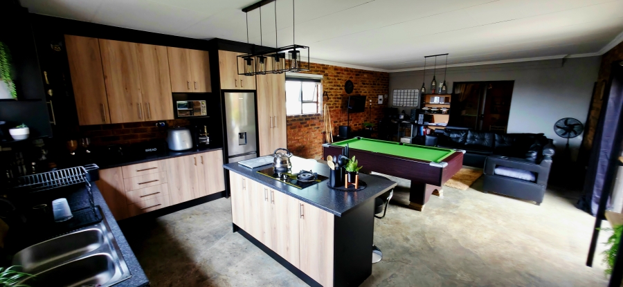 5 Bedroom Property for Sale in Model Park Mpumalanga
