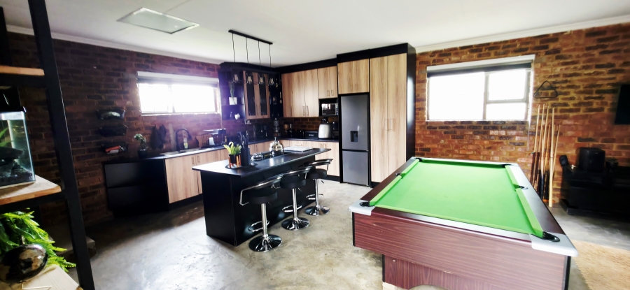 5 Bedroom Property for Sale in Model Park Mpumalanga