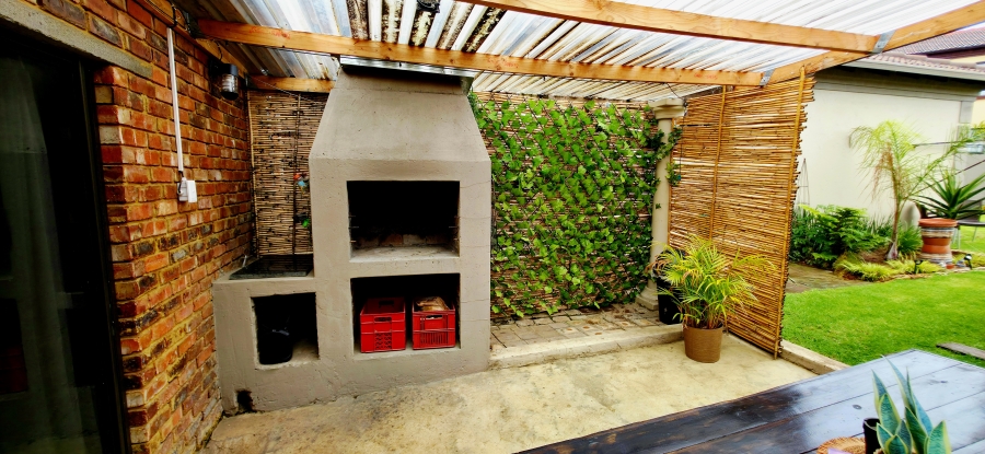5 Bedroom Property for Sale in Model Park Mpumalanga