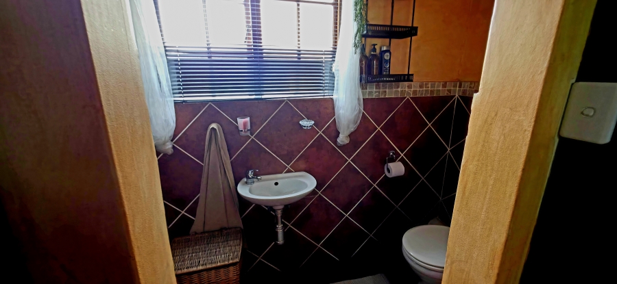 5 Bedroom Property for Sale in Model Park Mpumalanga