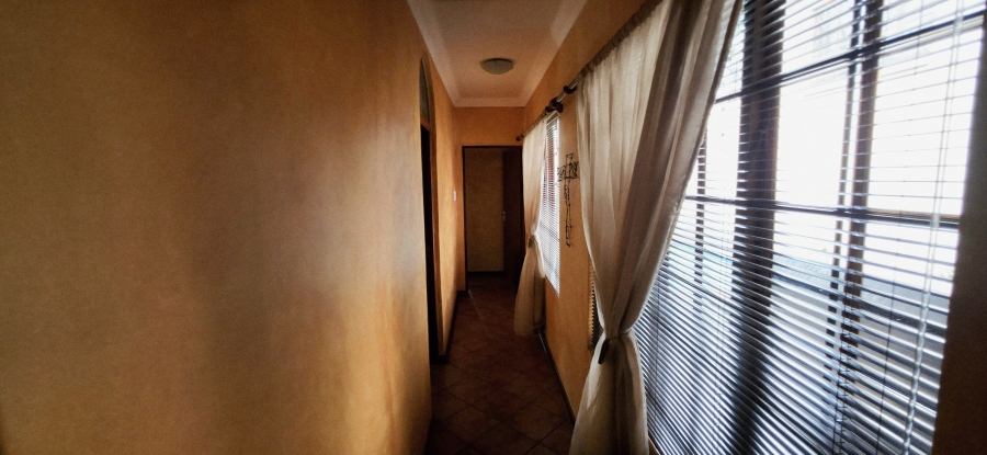 5 Bedroom Property for Sale in Model Park Mpumalanga