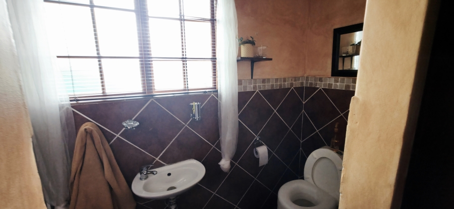 5 Bedroom Property for Sale in Model Park Mpumalanga