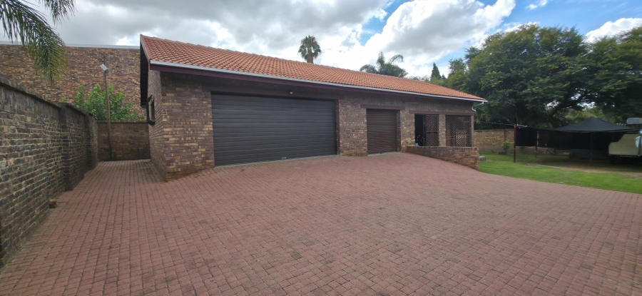 6 Bedroom Property for Sale in Die Heuwel Mpumalanga
