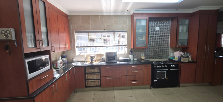 6 Bedroom Property for Sale in Die Heuwel Mpumalanga