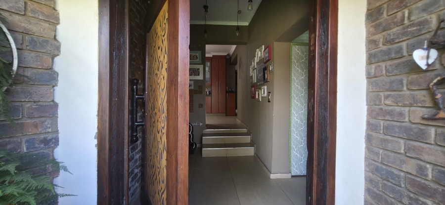 6 Bedroom Property for Sale in Die Heuwel Mpumalanga