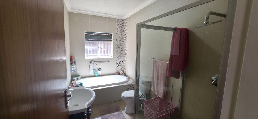 6 Bedroom Property for Sale in Die Heuwel Mpumalanga