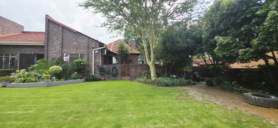 6 Bedroom Property for Sale in Die Heuwel Mpumalanga