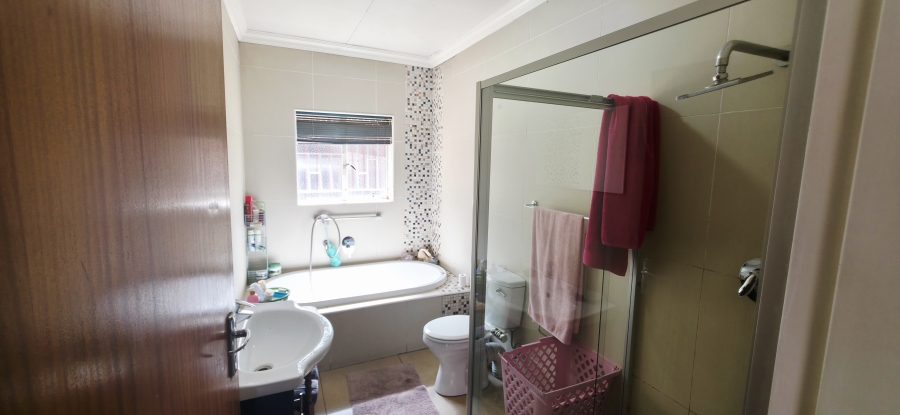 6 Bedroom Property for Sale in Die Heuwel Mpumalanga