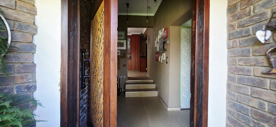 6 Bedroom Property for Sale in Die Heuwel Mpumalanga