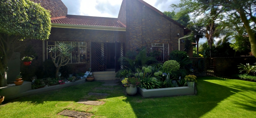 6 Bedroom Property for Sale in Die Heuwel Mpumalanga