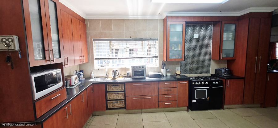 6 Bedroom Property for Sale in Die Heuwel Mpumalanga