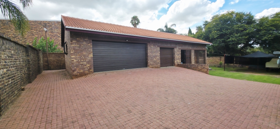 6 Bedroom Property for Sale in Die Heuwel Mpumalanga
