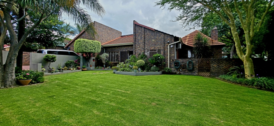 6 Bedroom Property for Sale in Die Heuwel Mpumalanga