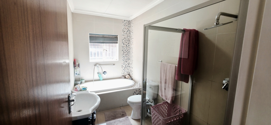6 Bedroom Property for Sale in Die Heuwel Mpumalanga