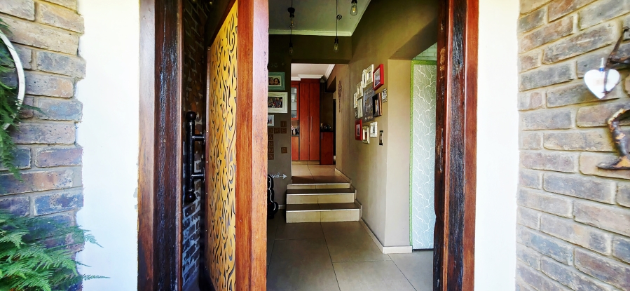 6 Bedroom Property for Sale in Die Heuwel Mpumalanga