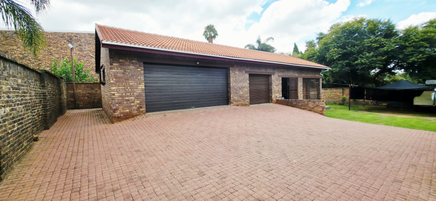 6 Bedroom Property for Sale in Die Heuwel Mpumalanga
