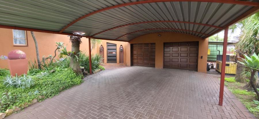 6 Bedroom Property for Sale in Die Heuwel Mpumalanga