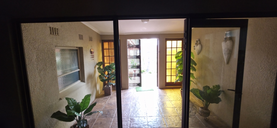 6 Bedroom Property for Sale in Die Heuwel Mpumalanga