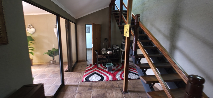 6 Bedroom Property for Sale in Die Heuwel Mpumalanga