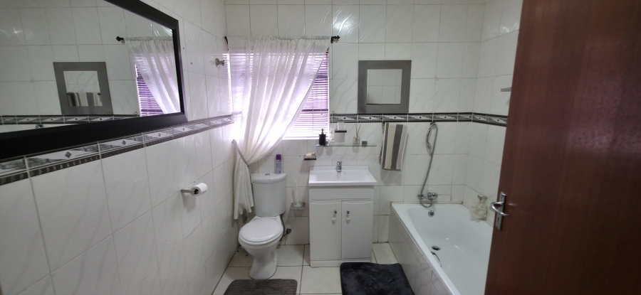 6 Bedroom Property for Sale in Die Heuwel Mpumalanga