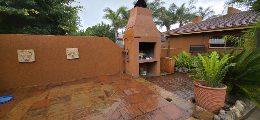 6 Bedroom Property for Sale in Die Heuwel Mpumalanga