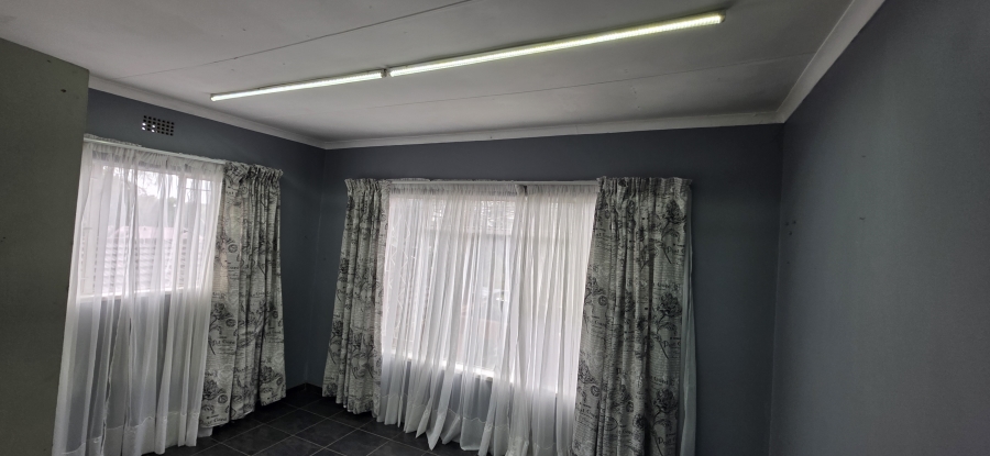 6 Bedroom Property for Sale in Die Heuwel Mpumalanga