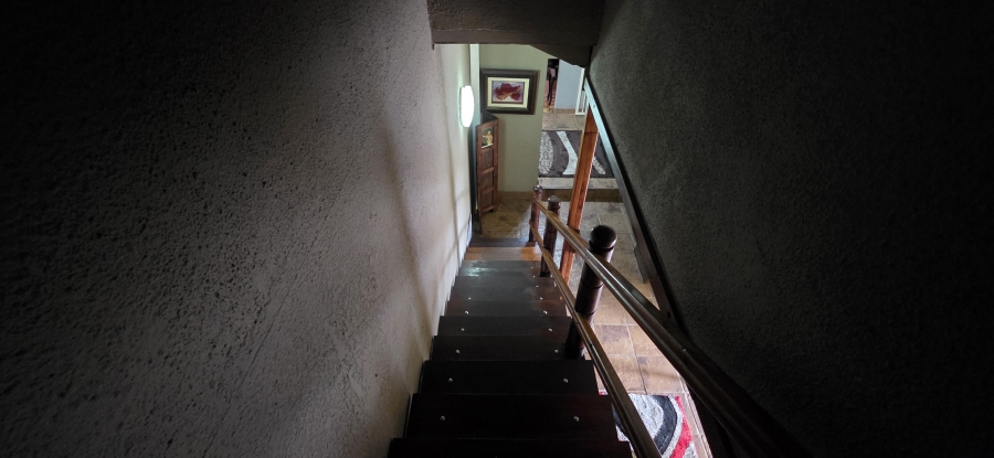 6 Bedroom Property for Sale in Die Heuwel Mpumalanga