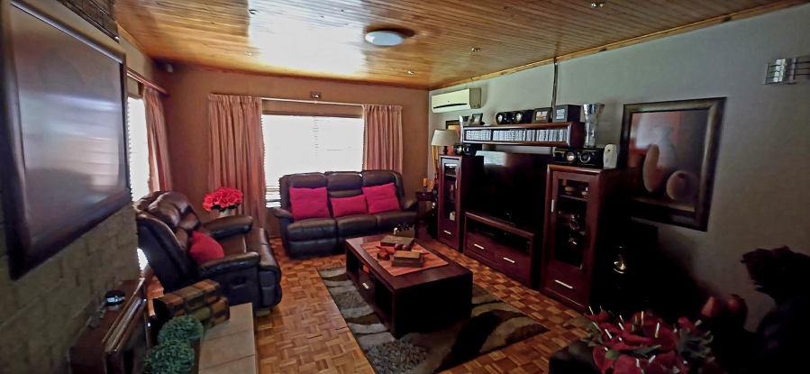 6 Bedroom Property for Sale in Die Heuwel Mpumalanga