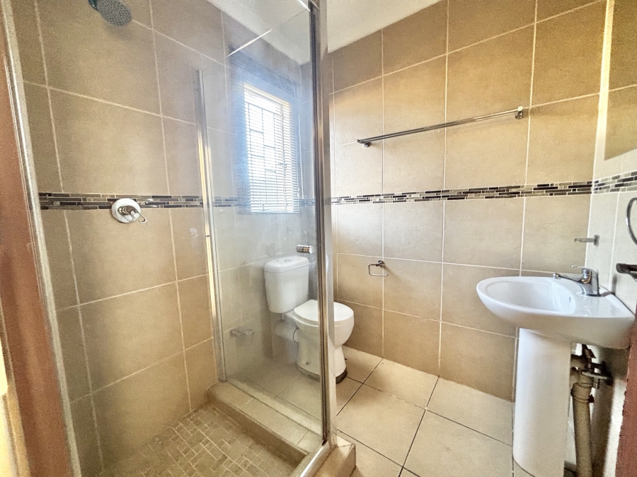 1 Bedroom Property for Sale in Noordrand Mpumalanga