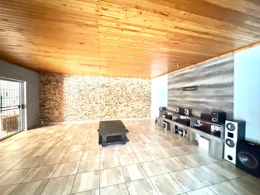 5 Bedroom Property for Sale in Evander Mpumalanga