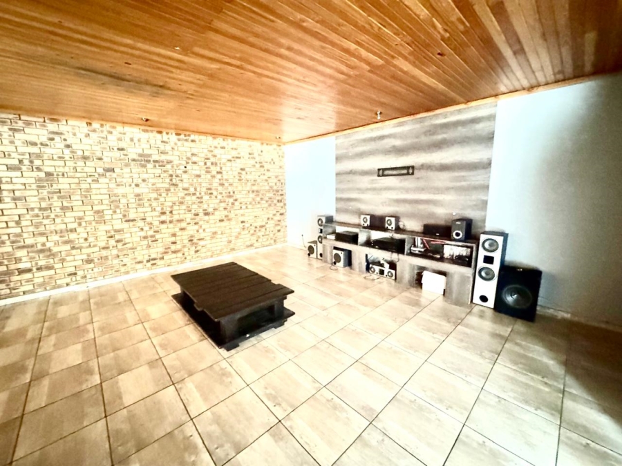 5 Bedroom Property for Sale in Evander Mpumalanga