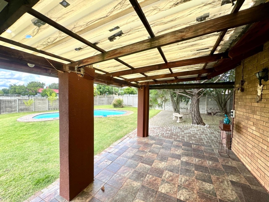 4 Bedroom Property for Sale in Sunset Park Mpumalanga