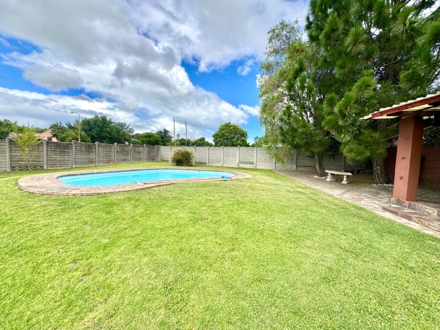 4 Bedroom Property for Sale in Sunset Park Mpumalanga