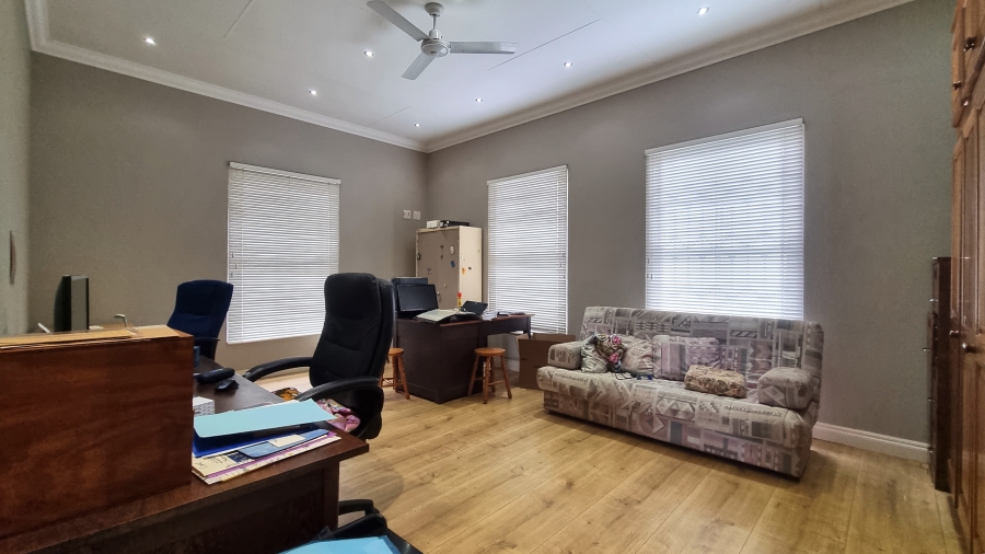 8 Bedroom Property for Sale in Graskop Mpumalanga