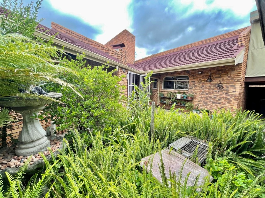 4 Bedroom Property for Sale in Secunda Mpumalanga