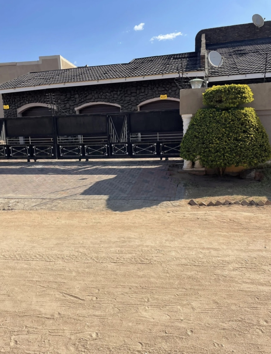 28 Bedroom Property for Sale in Kanyamazane Mpumalanga