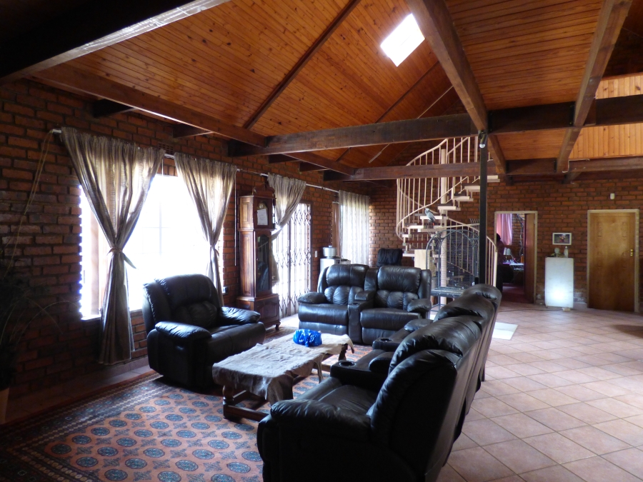 5 Bedroom Property for Sale in Rietkol AH Mpumalanga
